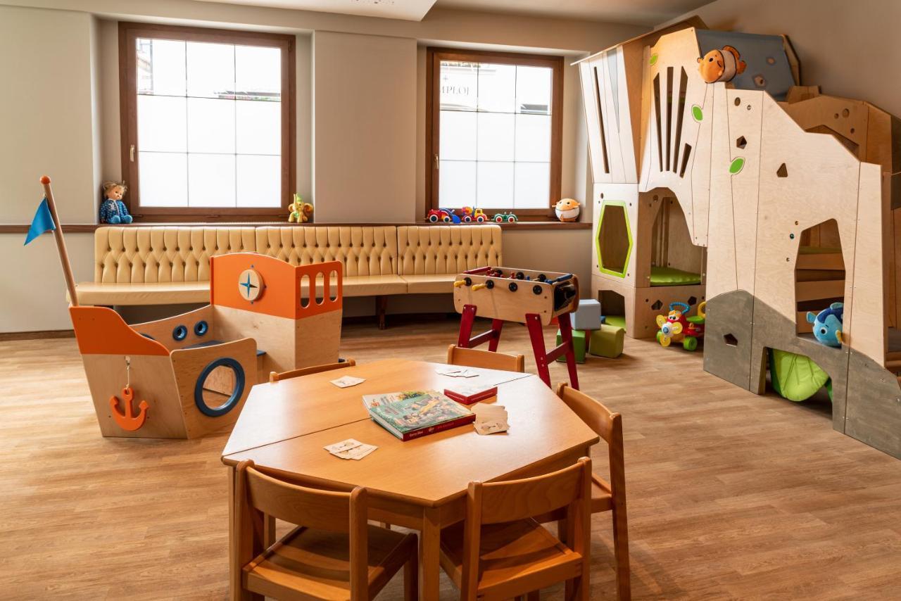 Family Hotel Posta Santa Cristina Val Gardena Экстерьер фото
