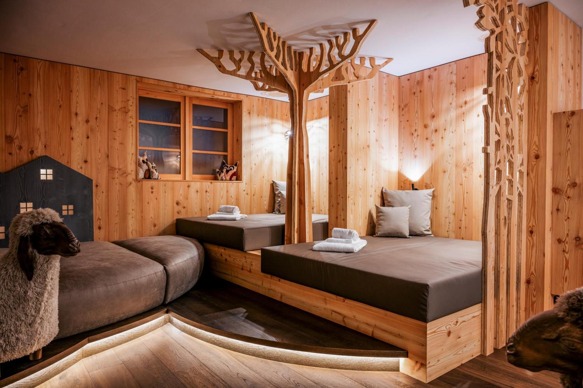 Family Hotel Posta Santa Cristina Val Gardena Экстерьер фото