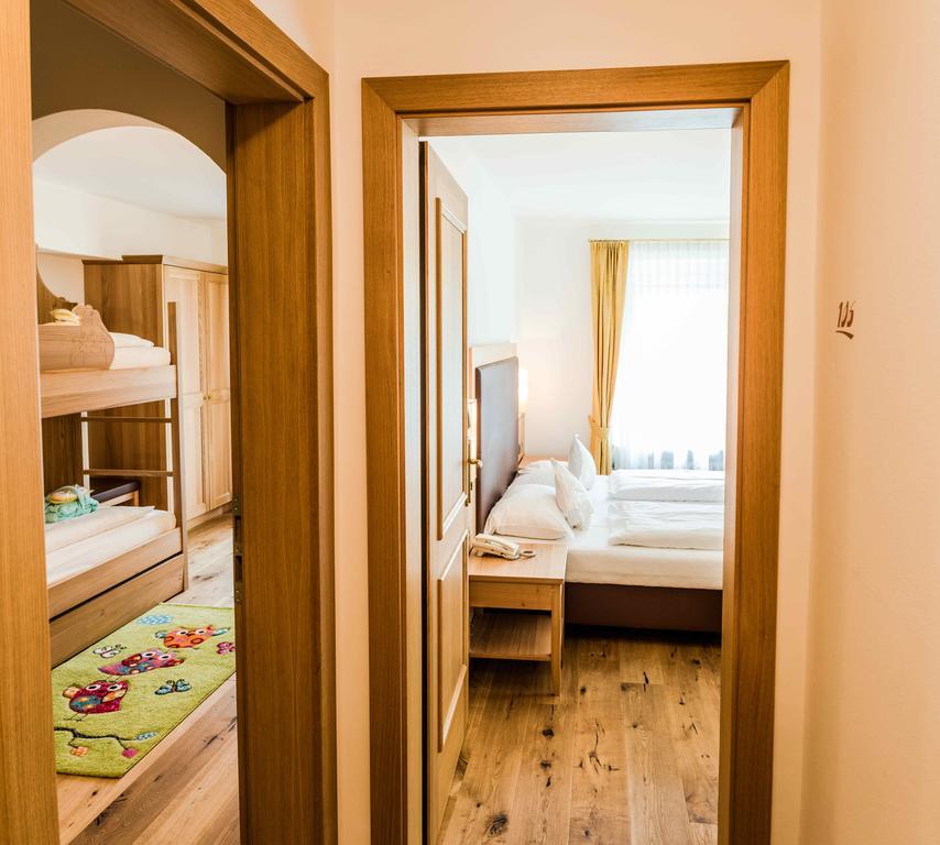 Family Hotel Posta Santa Cristina Val Gardena Экстерьер фото